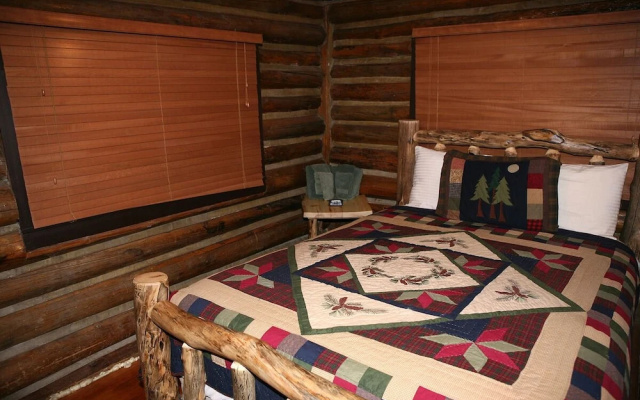 photo 2 of Triple R Cottages: 1
