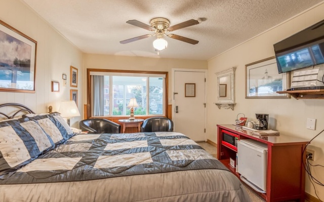 photo 5 of Troller's Lodge Depoe Bay