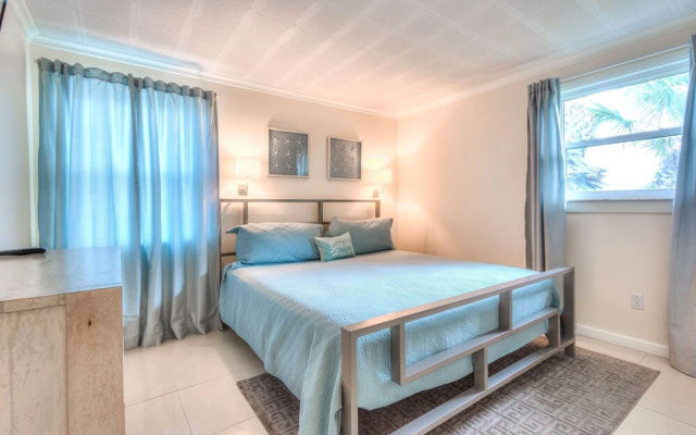 photo 3 of Tropic Terrace #40 - Beachfront Rental 2 Bedroom Condo by Redawning