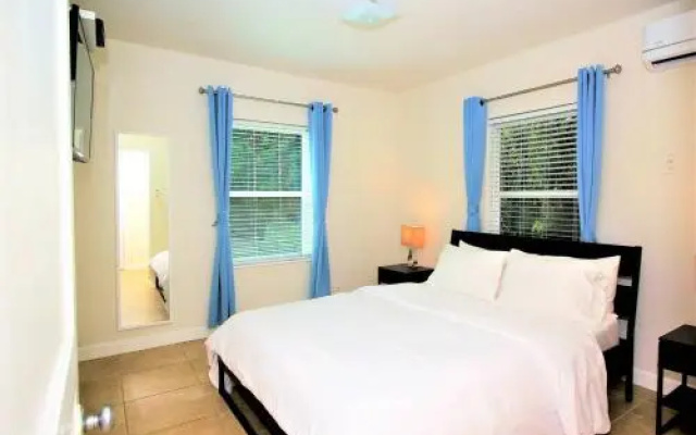 photo 4 of Tropical Getaway - 628A