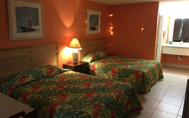 photo 3 of Tropical Inn Palm Bay