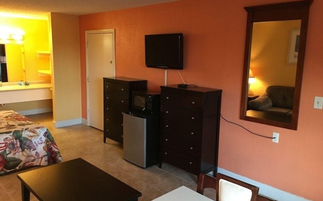 photo 5 of Tropical Inn Palm Bay