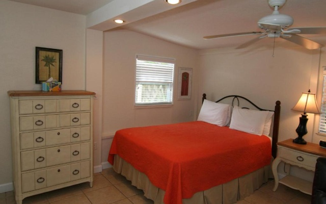 photo 2 of Tropical Villas of Venice Beach