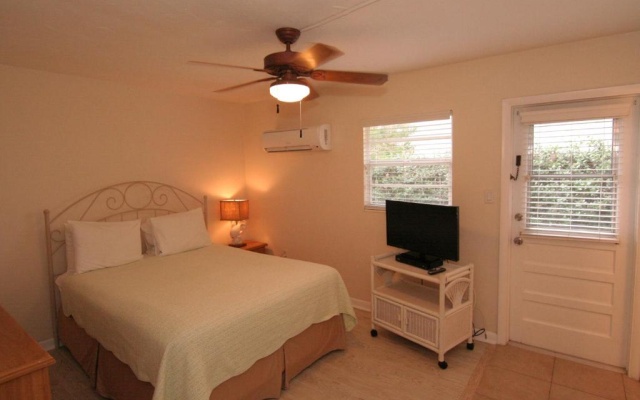 photo 4 of Tropical Villas of Venice Beach