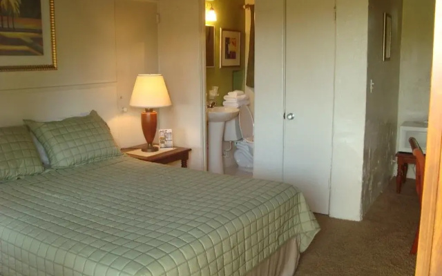 photo 2 of Tropicana Motel