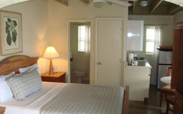 photo 4 of Tropicana Motel