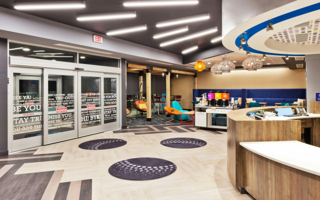 photo 2 of Tru by Hilton Auburn