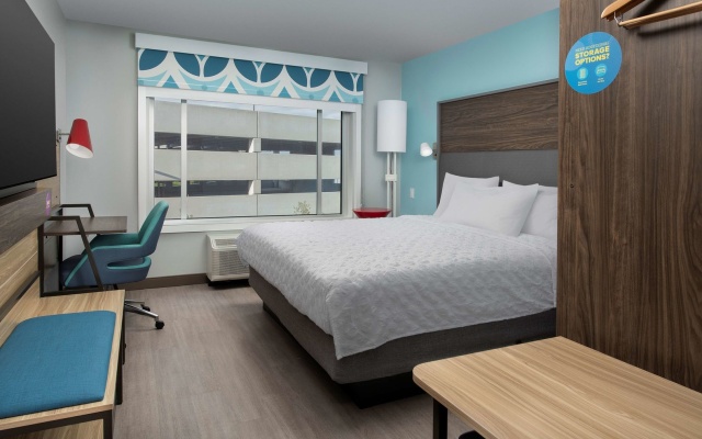 photo 3 of Tru by Hilton Miami Airport South Blue Lagoon