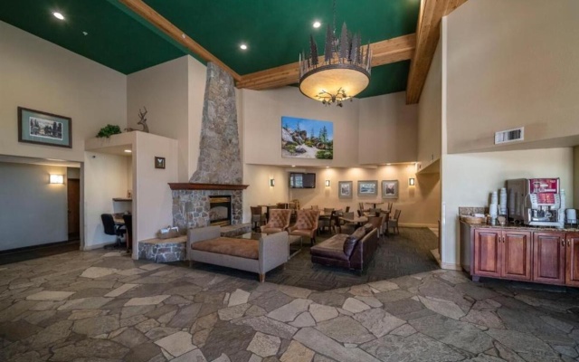 photo 2 of Truckee Donner Lodge