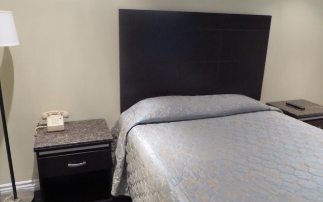 photo 5 of Trylon Hotel