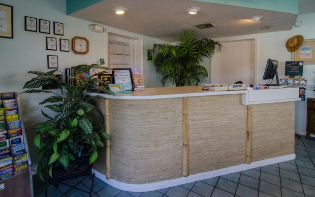 photo 2 of Tuckaway Shores Resort