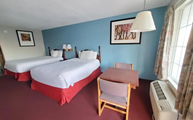photo 3 of Twelve Oaks Inn