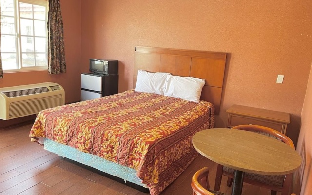 photo 3 of Twenty-First Century Inn