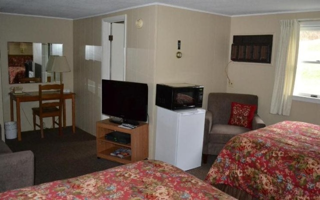 photo 5 of Twin City Motel