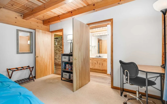 photo 4 of Twin Creeks Lodge by Avantstay 33 Acre Retreat