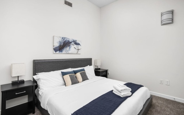 photo 3 of TWO CozySuites Apt w Skybridge Access 2