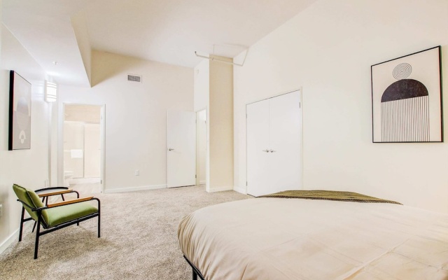 photo 3 of TWO CozySuites Apt w Skybridge Access 3