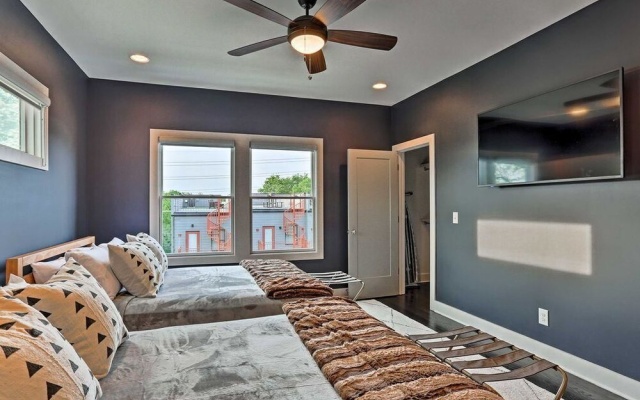photo 2 of Ultimate Bach PAD Near Downtown W/rooftop Terrace Group Friendly - NPP