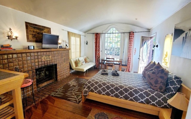 photo 5 of Unique Romantic 2br+loft@venice Short/long Stay 2 Bedroom Apts
