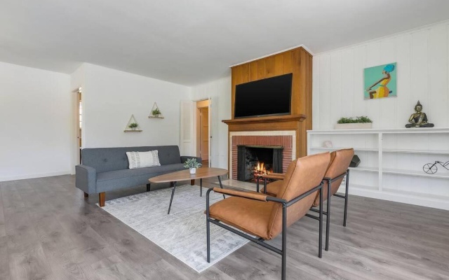 photo 3 of Unique&Cozy Country-style 2BD home in Studio City