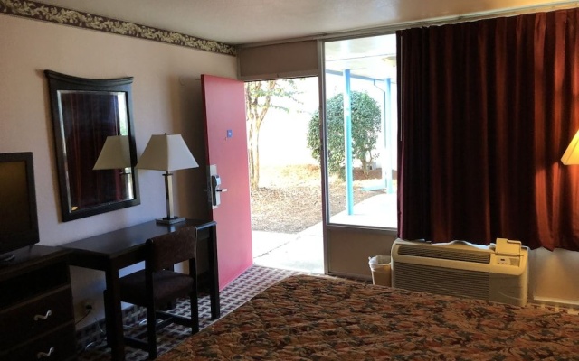 photo 3 of University Inn