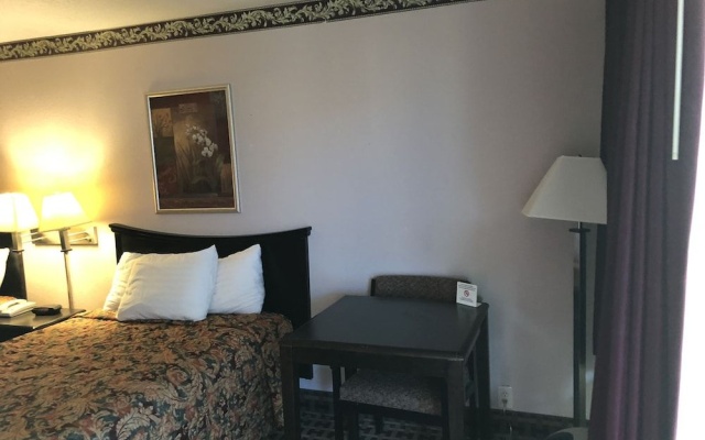 photo 5 of University Inn