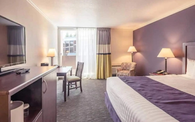 photo 2 of University Place Hotel & Conference Center