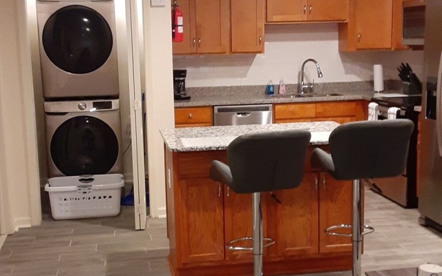 photo 2 of Updated and Modern 1-bedroom in Baton Rouge