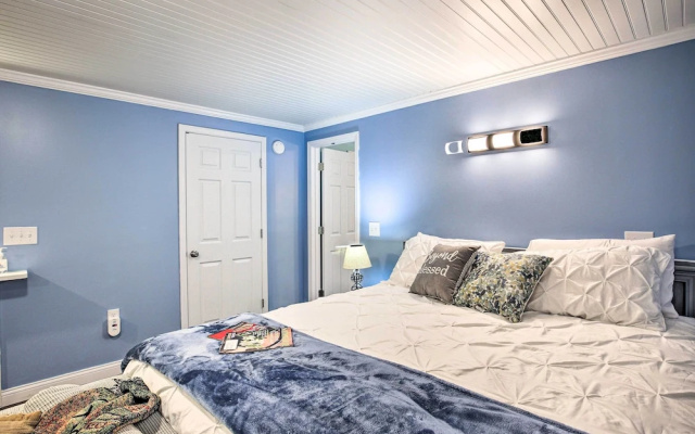 photo 2 of Updated Williamstown Apartment With Kitchen!