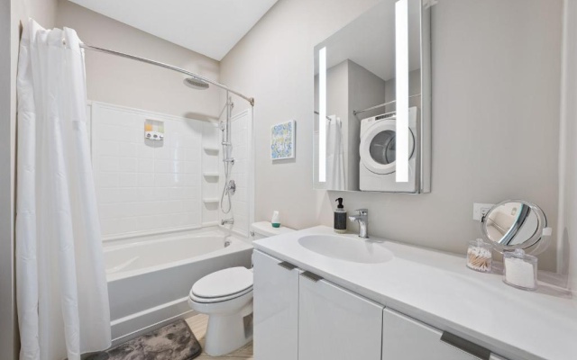 photo 5 of Upscale Stay with Movie Theatre Area 352