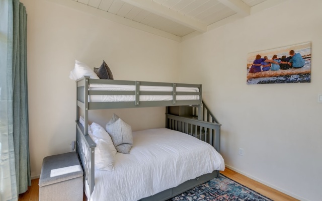 photo 3 of Vacation Rental Home ~ 1 Mi to Carmel Beach!