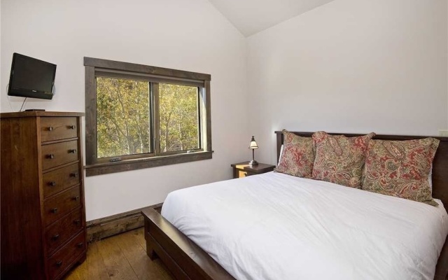 photo 3 of Vail Point #40 4 Bedrooms 3 Bathrooms Condo