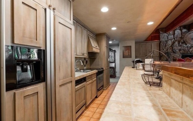 photo 2 of Vail Realty 2 Bedroom Condo by RedAwning