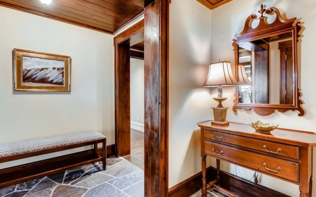 photo 2 of Vail VLG One Willow 3bd-minu