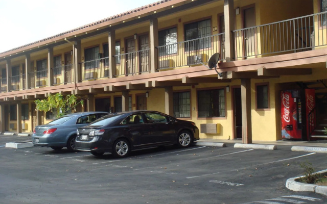 photo 3 of Valley Inn San Jose