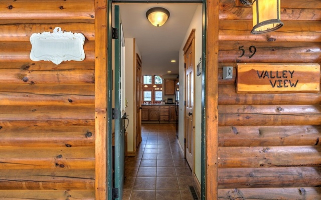 photo 2 of Valley View Cabin - 4 Br Cabin