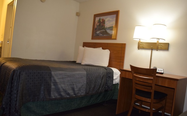 photo 3 of Value Inn Livonia