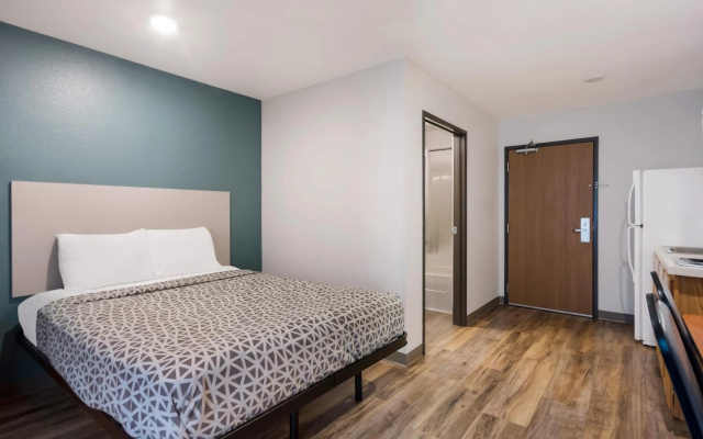 photo 4 of WoodSpring Suites Greenville Central I-85