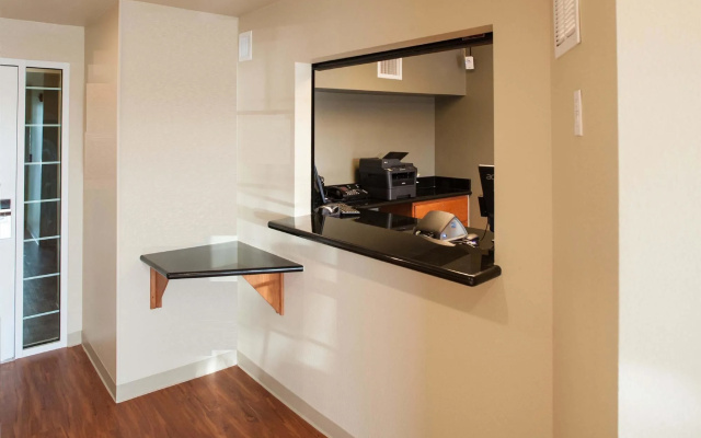 photo 2 of WoodSpring Suites Des Moines Pleasant Hill