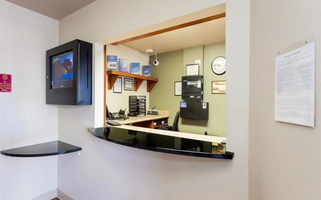 photo 2 of Studio 6 Extended Stay Cincinnati Sharonville OH