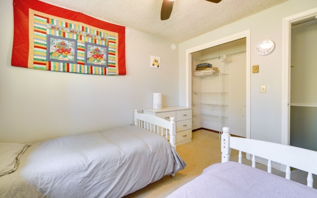 photo 4 of Vancouver Vacation Rental ~ 16 Mi to Portland!