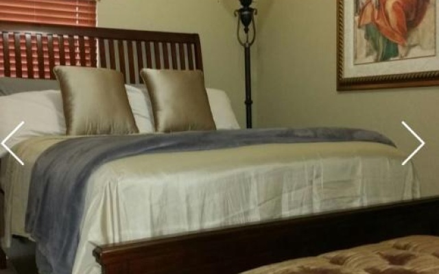 photo 2 of Vega's House