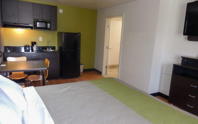 photo 5 of Studio 6-Houston, TX - Intercontinental Airport South