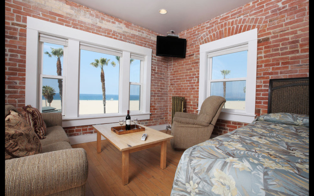 photo 4 of Venice Beach Suites Hotel