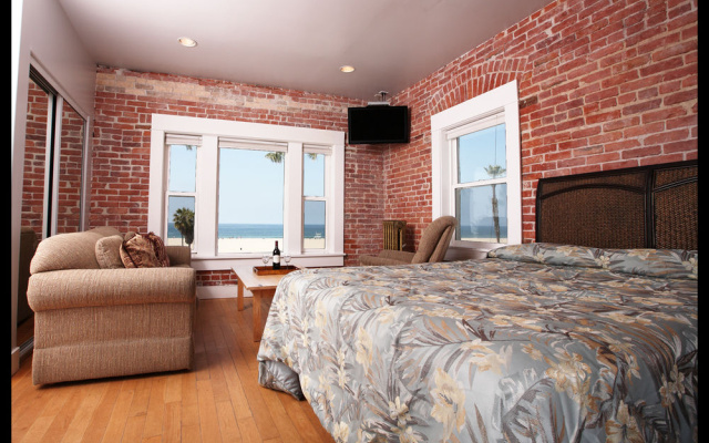 photo 5 of Venice Beach Suites Hotel