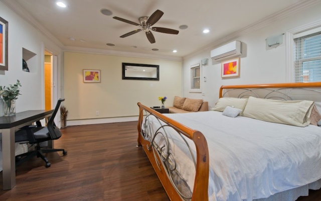 photo 2 of Venice Studio With Outdoor Cabana Studio Bedroom Apts by RedAwning