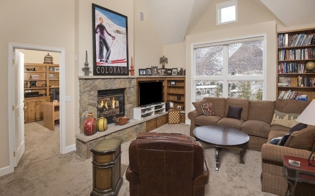 photo 2 of Vermont Road Chalet