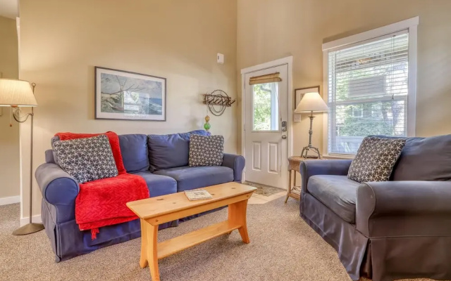 photo 4 of Victoria's and Bent Beach Cottage's Combo