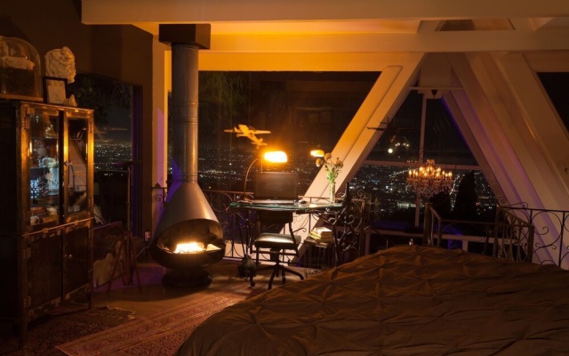 photo 2 of Villa Contempt