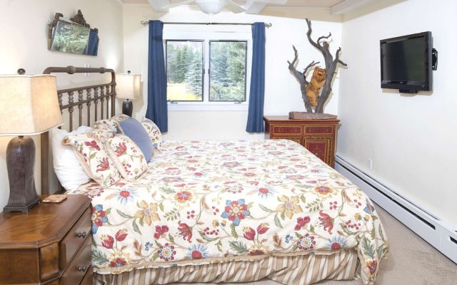photo 5 of Cortina #150 2 Bedroom Condo by RedAwning